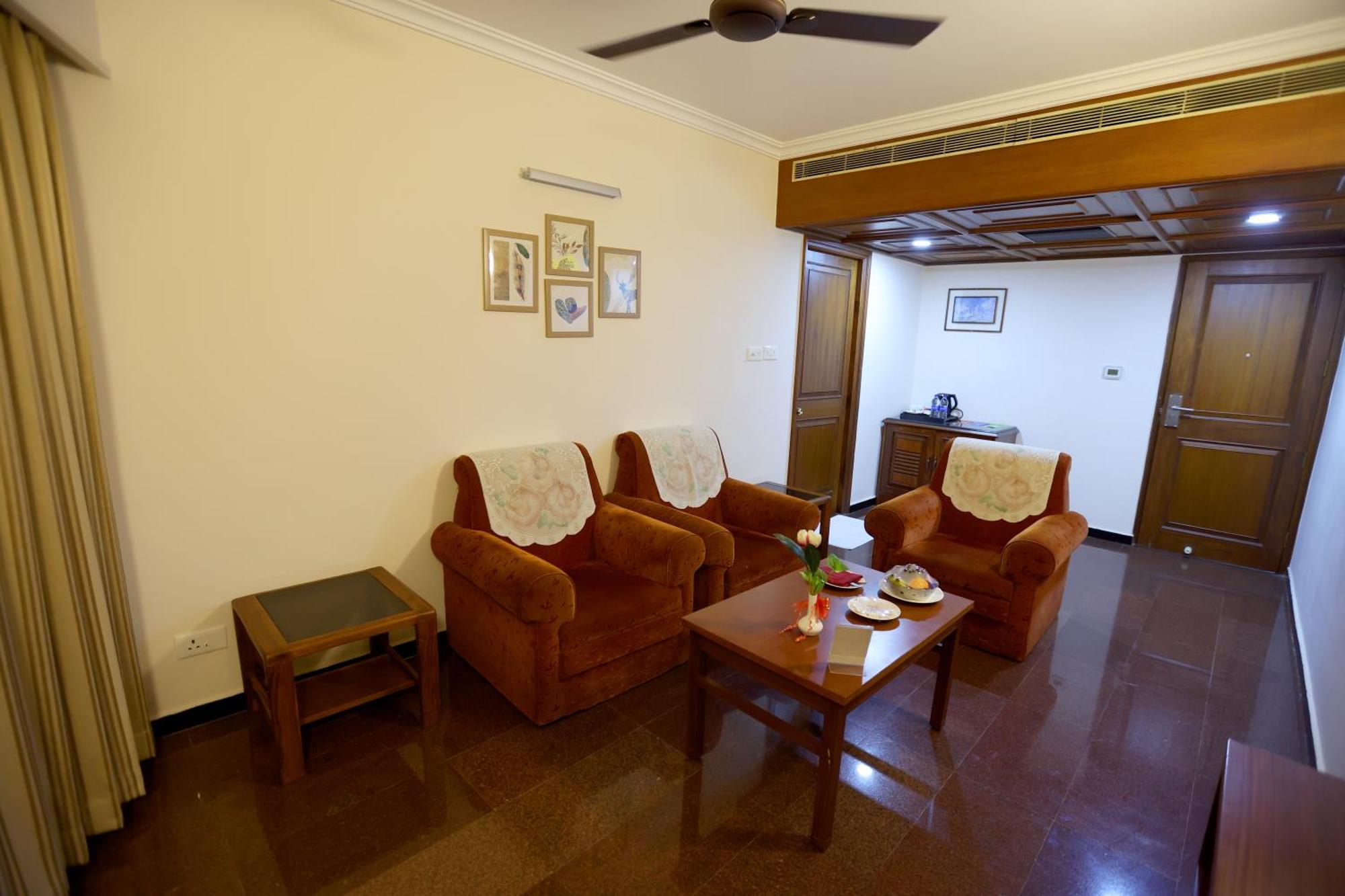 Breeze Residency Hotel Tiruchirappalli Ngoại thất bức ảnh