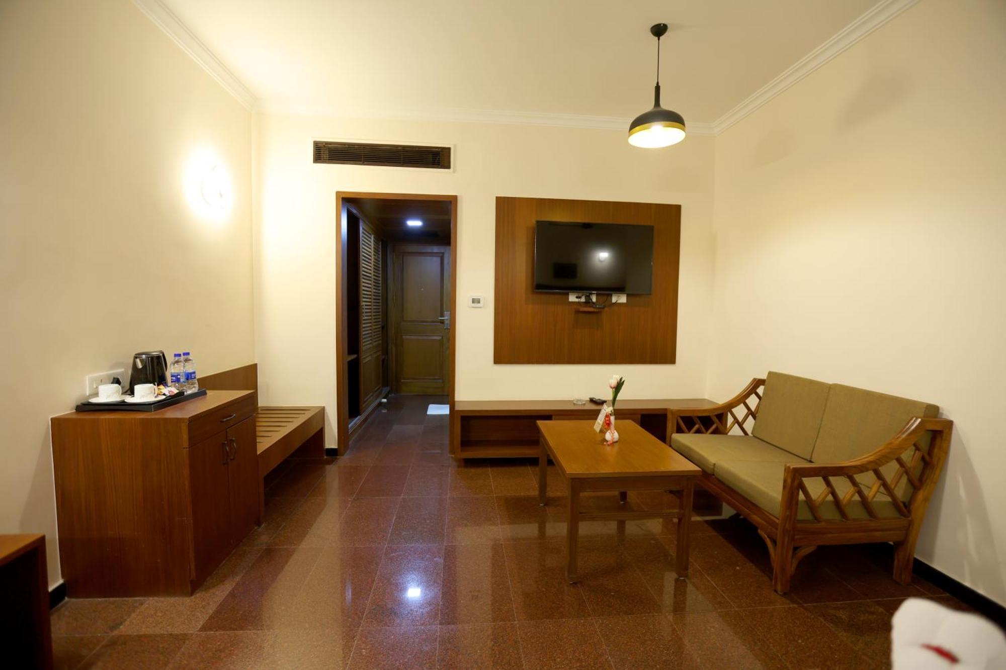 Breeze Residency Hotel Tiruchirappalli Ngoại thất bức ảnh