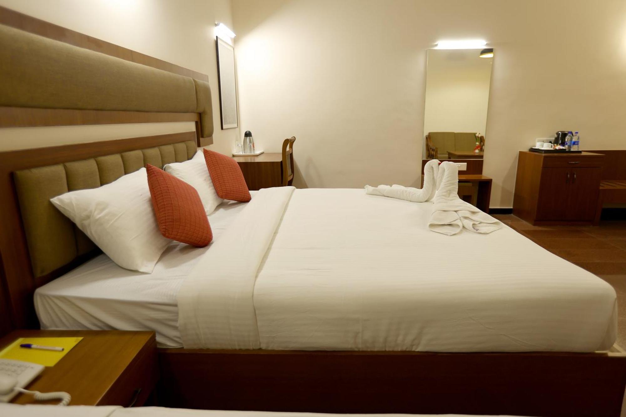 Breeze Residency Hotel Tiruchirappalli Ngoại thất bức ảnh