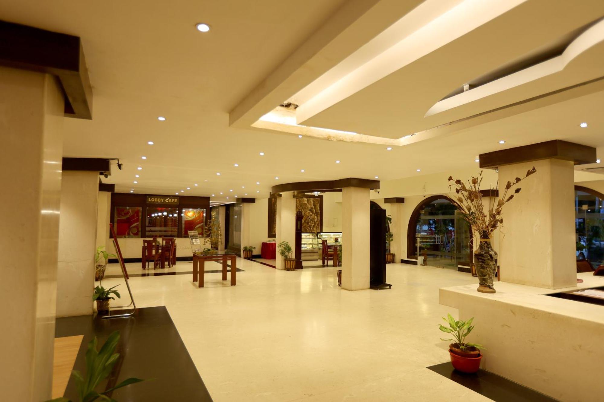 Breeze Residency Hotel Tiruchirappalli Ngoại thất bức ảnh